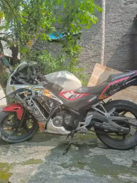 CBR 150R 2015 Second