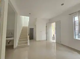 Dijual Rumah Bagus Nyaman di South Thames JGC, Jakarta Timur