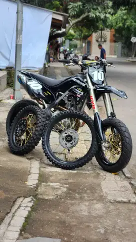 Kawasaki klx 230r supermoto simpanan