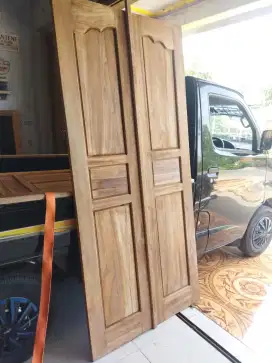 Melayani pembuatan pintu kusen atau jendela