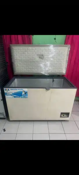 Di jual freezer