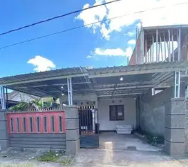 DISEWAKAN RUMAH