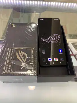Asus ROG 8 Ram 12/256 black