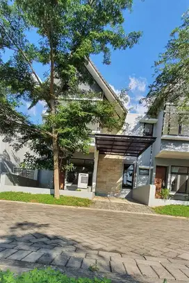 Disewakan Rumah 2LT Kedaton BSB City Dgn Perabot Dkt Uptown & Hillago