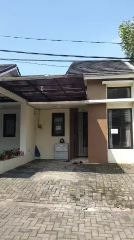DISEWAKAN RUMAH DIJANATIPARK 2