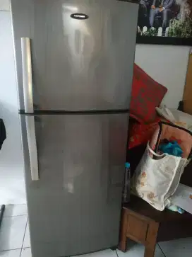 Kulkas 2 pintu normal