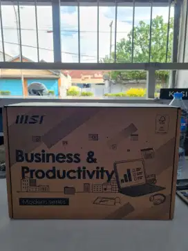 Laptop MSI Moder 14 14S121
