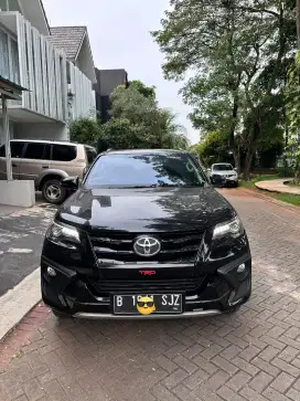 Toyota Fortuner 2.4 VRZ TRD 2019