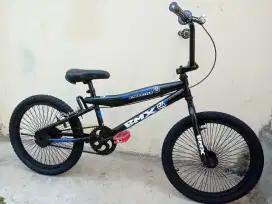 SEPEDA BMX UKURAN 20.