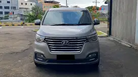 Hyundai H1 H 1 H-1 2.4 XG Bensin AT Facelift Abu 2018 KM 61rb Record