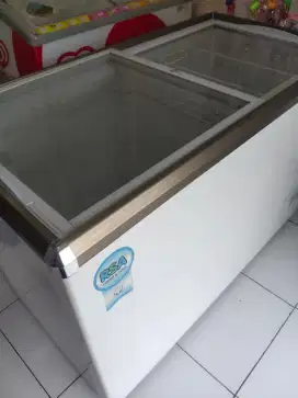 Freezer RSA normal baru pakai