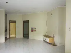 Taman Kopo Indah 2 Dijual/sewa rumah bagus terawat siap huni