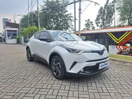 Low KM Toyota CHR 1.8 Hybrid-AT 2022 UIF