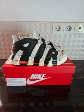 Noke Air More Uptempo size 43