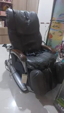 Kursi pijat waki
