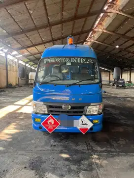 Mobil pengangkut BBM 5000l