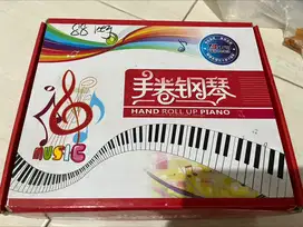Mainan Anak Hand Roll Up Piano (Piano Gulung)
