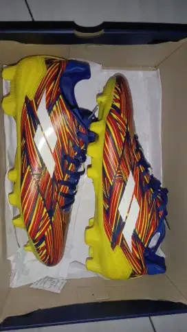 Sepatu Bola Mills Matera FG