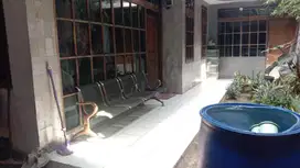 Rumah Nyaman Siap Huni di Jalan Rajawali Timur
