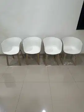 Kursi Informa dikasih hadiah belum pernah digunakan