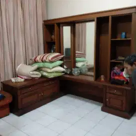 Meja rias besar jati