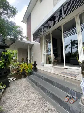 Rumah Mewah Araya Tahap 1 Semi Furnish Lokasi Strategis