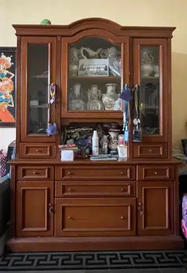 Buffets pajangan kaca serbaguna