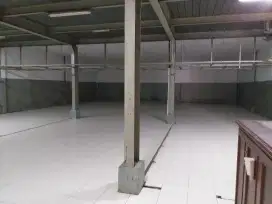 Disewakan gudang LT/LB : 540/450m2 Jl. Caringin