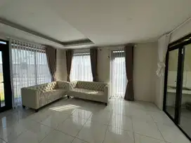 Rumah Minimalis Cantik di Kota Baru Parahyangan
