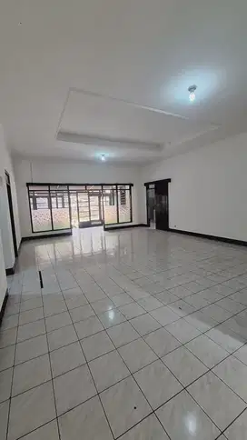 Disewakan Rumah Terawat Di Daerah Turangga Cocok Untuk Kantor
