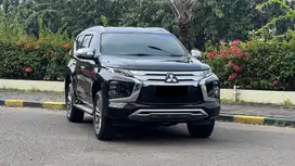 [LOW KM] Mitsubishi Pajero 2.4 Exceed 4x2 AT Non Dakar Hitam 2022/2023