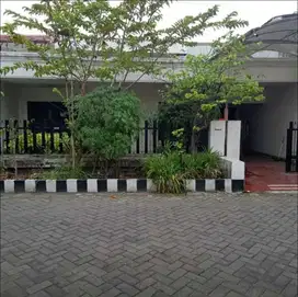 Dijual Rumah 1.5 Lantai Rungkut Menanggal