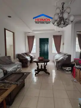 Hunian Mewah Bangunan Besar siap huni di Legenda Wisata Cibubur