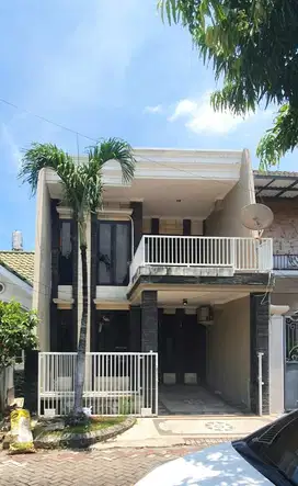 Row Jalan 3 Mobil Rumah Villa Valensia - Pakuwon Indah