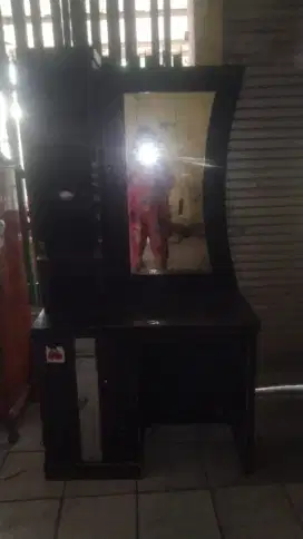 MEJA RIAS KAYUU