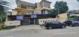 Rumah 3 Lantai di Percetakan Negara, Hanya 8 menit ke Tol Pulomas