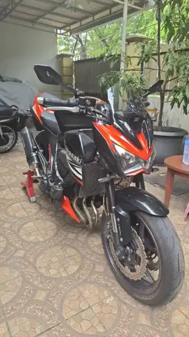 Kawasaki Z800 orange
