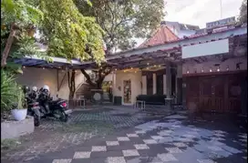 Rumah Bangunan Gaya Kolonial Belanda COCOK UNTUK USAHA
