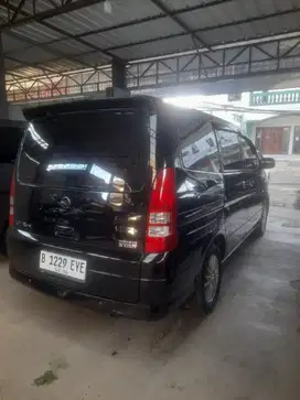 Nissan Serena 2010 Bensin