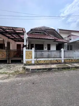 NICE HOUSE DI KOMPLEK LEBAK BULUS