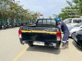 Sewa mobil pickup solar Hilux, Traga, Innova