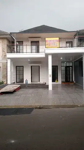 dijual rumah cantik 2 lantai di kota wisata Cibubur