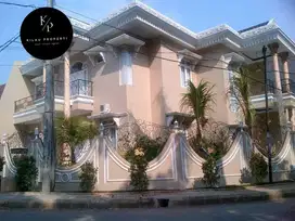 Dijual Rumah Mewah Hook Full Furnish di Nirwana Estate Cikaret, Cibino