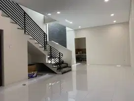 Disewakan Rumah 100 % baru di kompleks Mekarwangi
