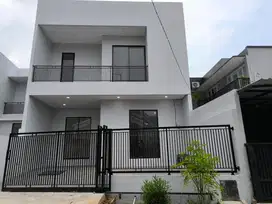 Di jual Rumah di Villa Melati Mas