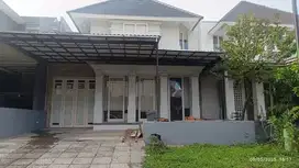 JARANG ADA! DISEWAKAN RUMAH CANTIK DI CITRALAND SIAP HUNI dkt Graha