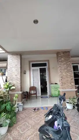 RUMAH VILLA KOMPLEK ELITE EVERGREEN SUNGGAL