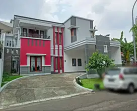 Rumah Mewah di Kawasan Eklsusif Telaga Golf BSD City