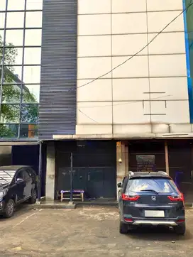 Ruko 4.5 Lantai , Area Bisnis Ramai Di Melawai