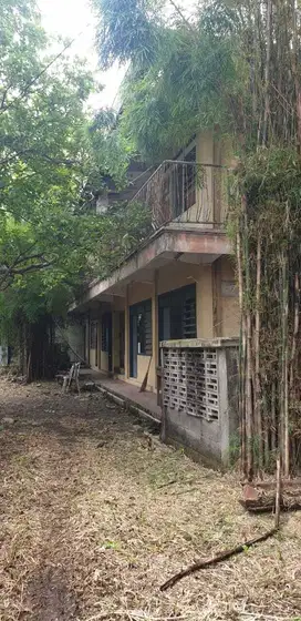Dijual Tanah Siap Bangun. Bonus Bangunan Rumah Kost Non Aktif